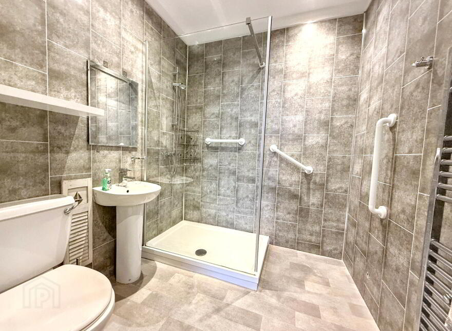 28 Lisburn Square, Lisburn, BT28 1TS