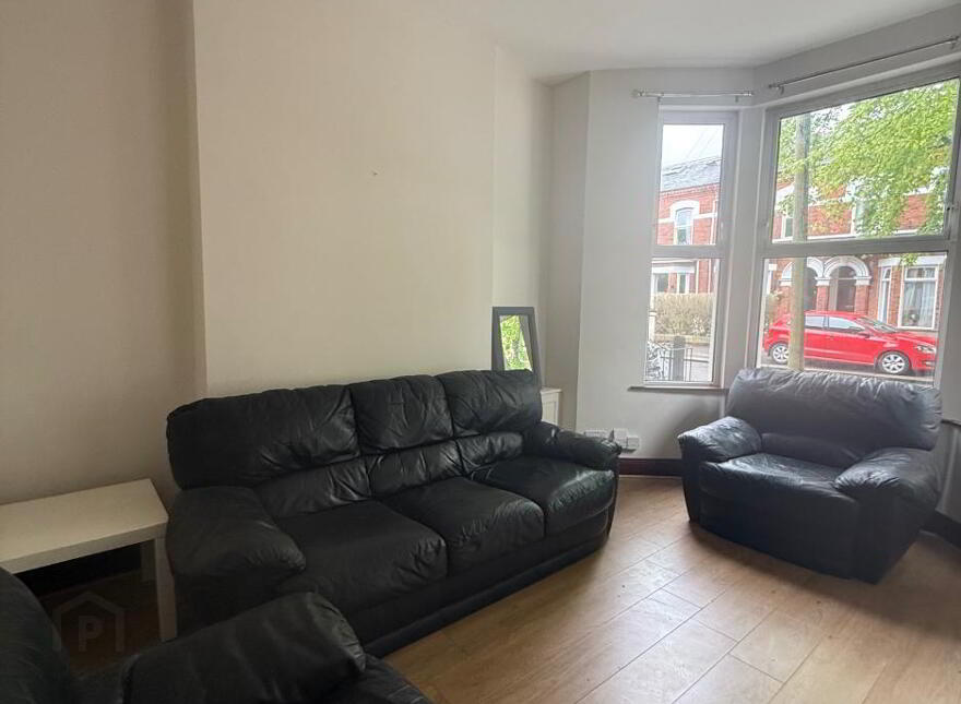 35 Deramore Avenue, Belfast, BT7 3ER