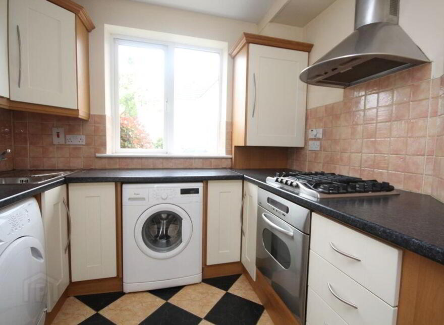 16 Rosewood Green, Bandon, P72D302