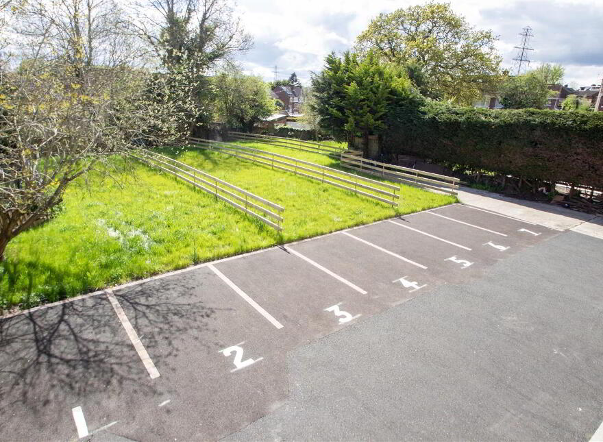 Apt 12, Trench Park, Finaghy Road North, Belfast, BT11 9FG