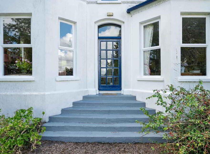 Loughview House, 26 Ballygrainey Road, Holywood, BT18 0HE
