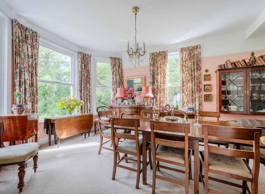 Loughview House, 26 Ballygrainey Road, Holywood, BT18 0HE