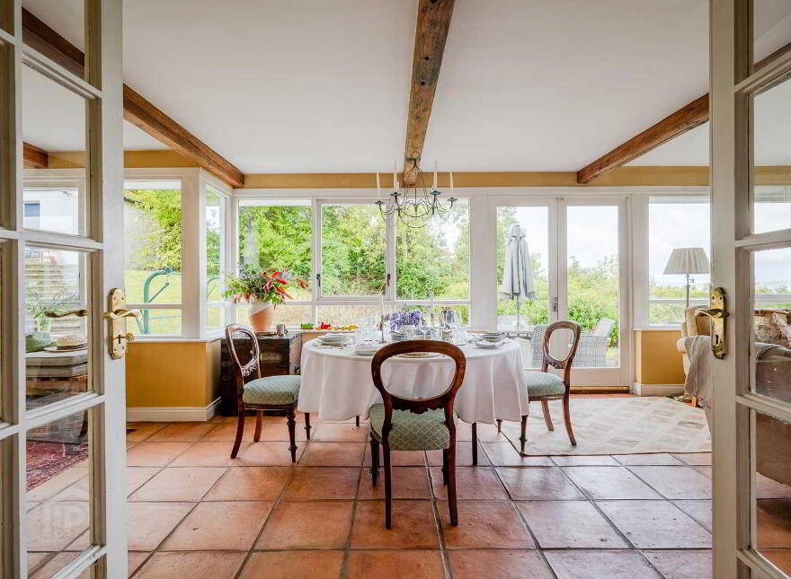 Loughview House, 26 Ballygrainey Road, Holywood, BT18 0HE