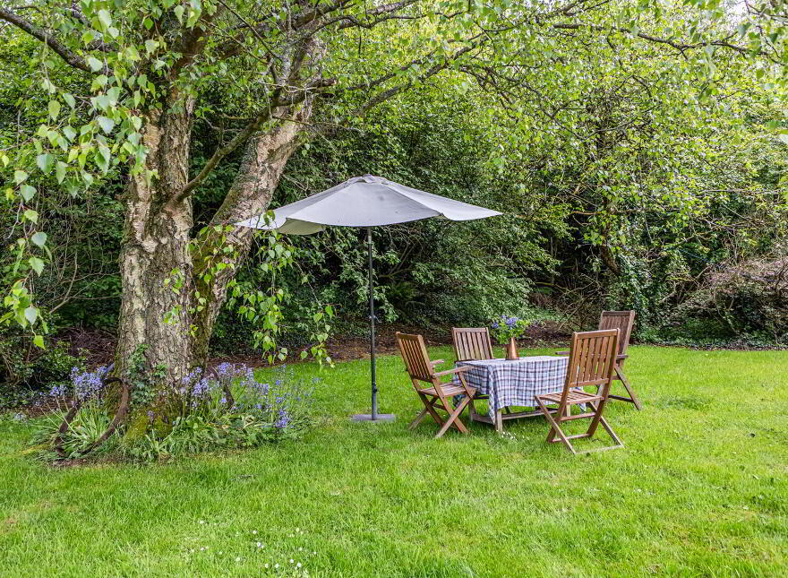 Loughview House, 26 Ballygrainey Road, Holywood, BT18 0HE