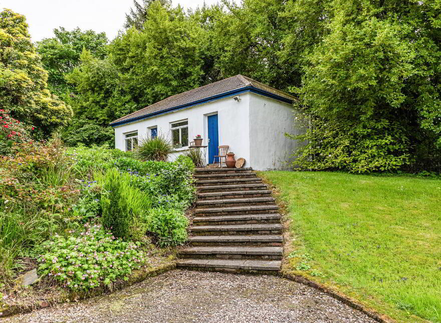 Loughview House, 26 Ballygrainey Road, Holywood, BT18 0HE