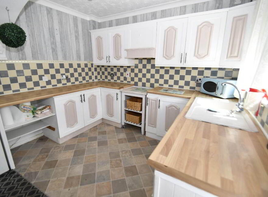 42 Glasvey Drive, Dunmurry, Belfast, BT17 0ED