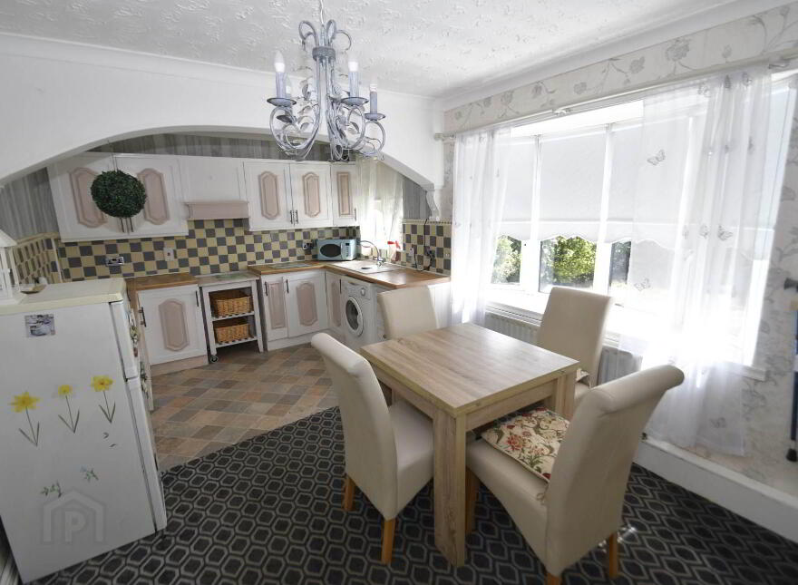 42 Glasvey Drive, Dunmurry, Belfast, BT17 0ED