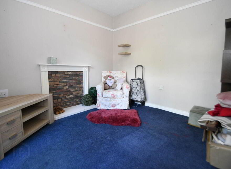 42 Glasvey Drive, Dunmurry, Belfast, BT17 0ED