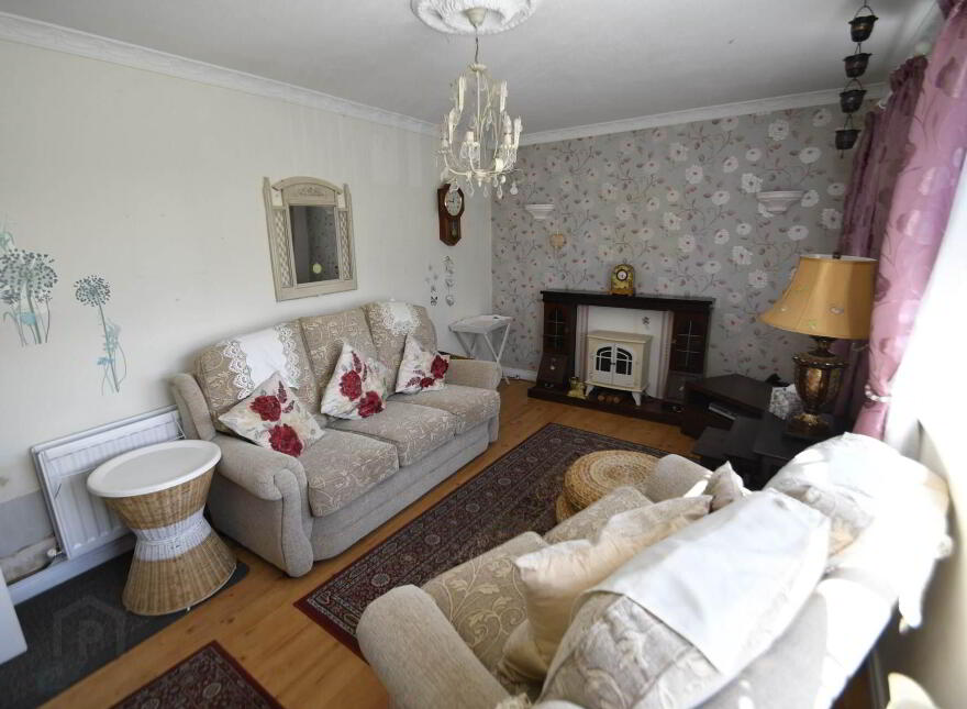 42 Glasvey Drive, Dunmurry, Belfast, BT17 0ED
