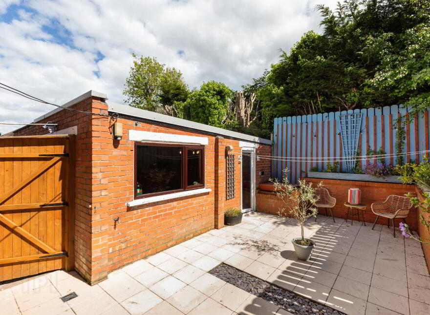 6 Castlemore Avenue, Belfast, BT6 9RF