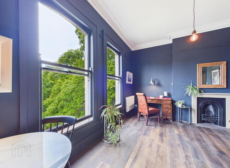 Apt 8 'L'Academie', 14 College Gardens, Belfast, BT9 6BQ