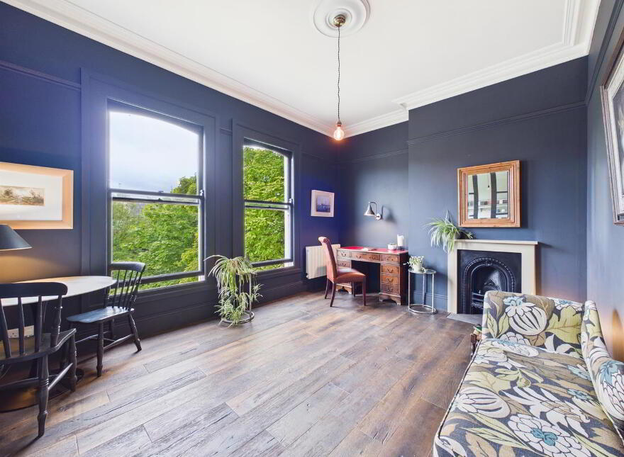 Apt 8 'L'Academie', 14 College Gardens, Belfast, BT9 6BQ