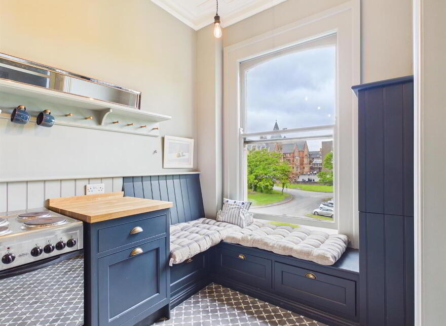 Apt 8 'L'Academie', 14 College Gardens, Belfast, BT9 6BQ