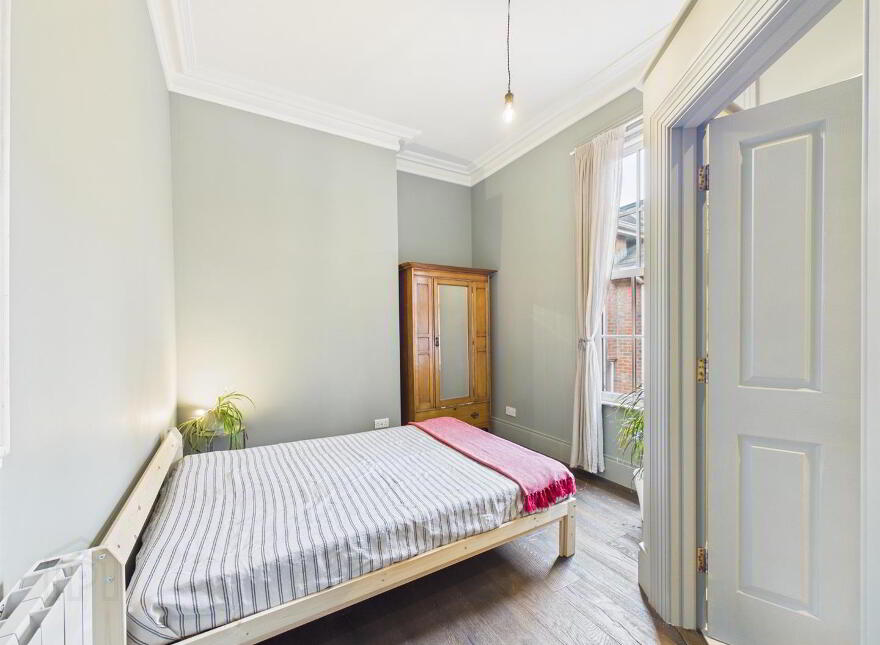 Apt 8 'L'Academie', 14 College Gardens, Belfast, BT9 6BQ