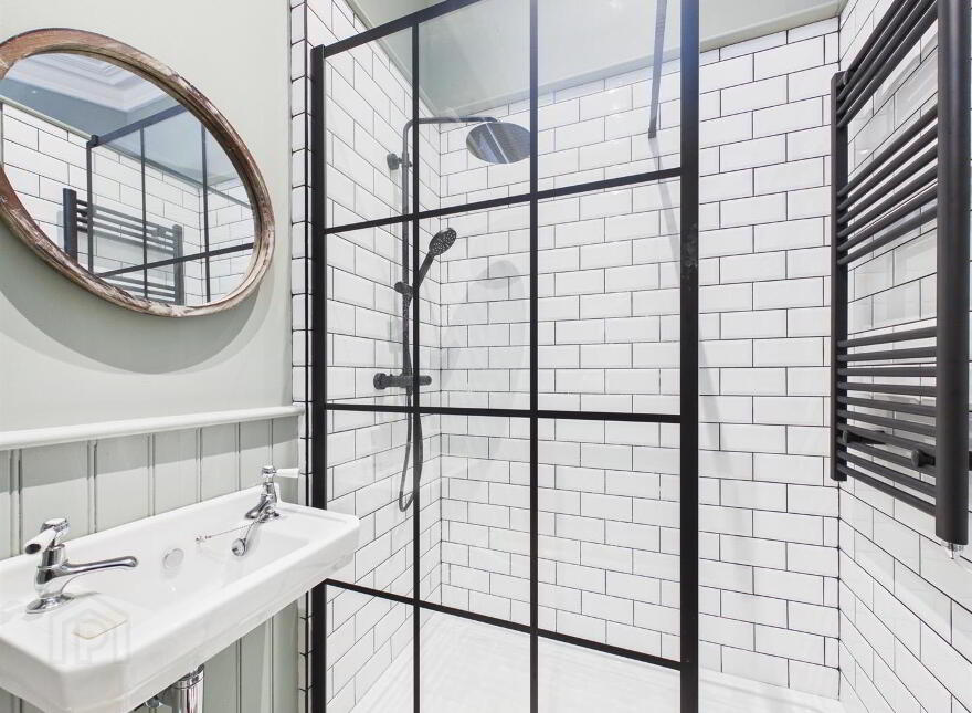 Apt 8 'L'Academie', 14 College Gardens, Belfast, BT9 6BQ