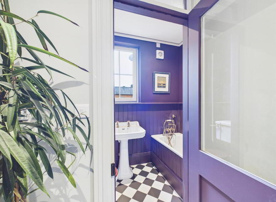 Apt 8 'L'Academie', 14 College Gardens, Belfast, BT9 6BQ