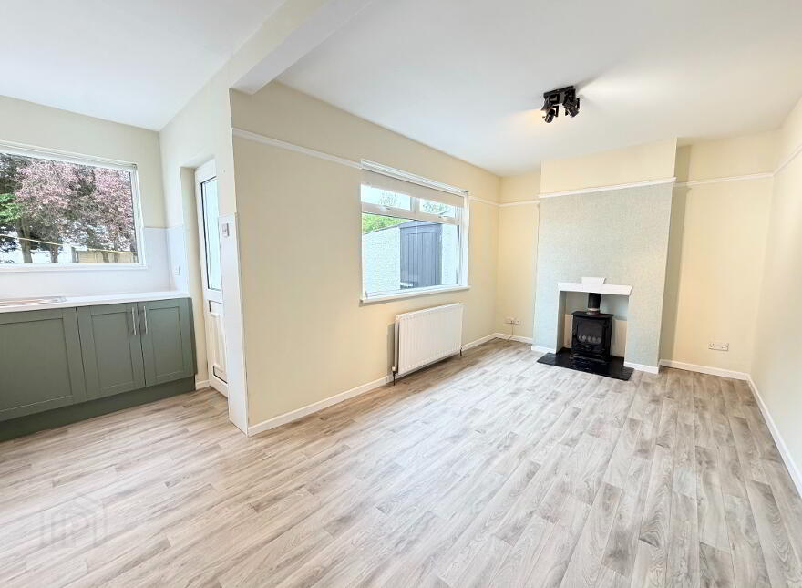 2 Deramore Avenue, Ballymena, BT43 7EE