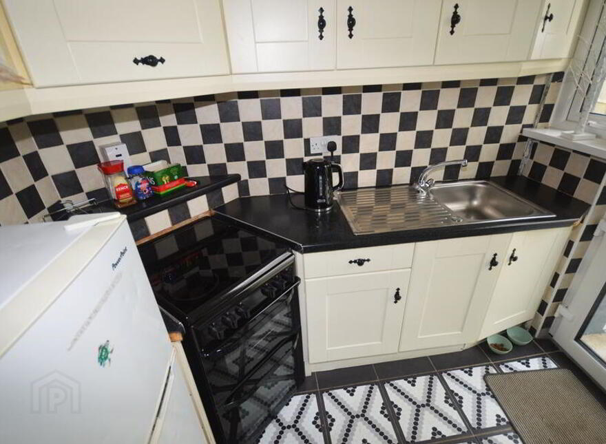 239 St Eunan's Terrace, Raphoe, F93Y4X8