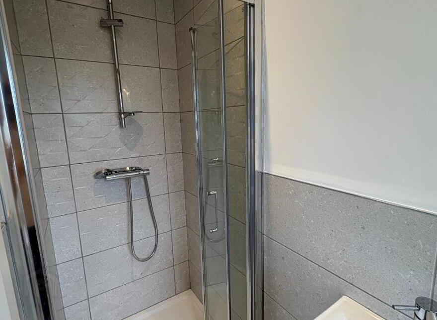 3 BEDROOM END TOWNHOUSE, 18 Castletown Brae, Fintona