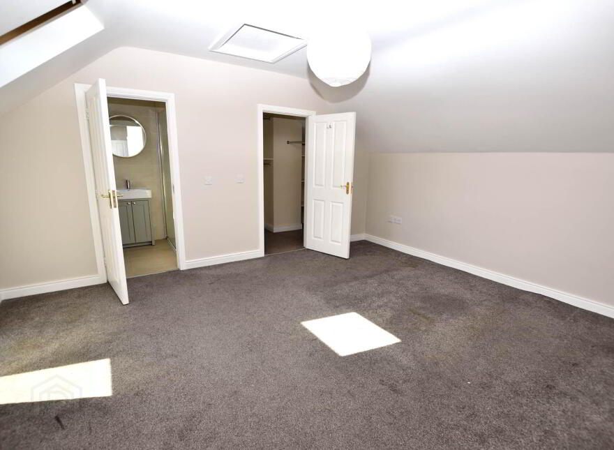 98 Rampart View, Virginia, A82P7N8