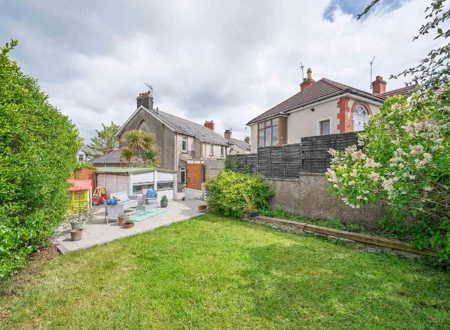 4 Groomsport Road, Bangor, BT20 5LN
