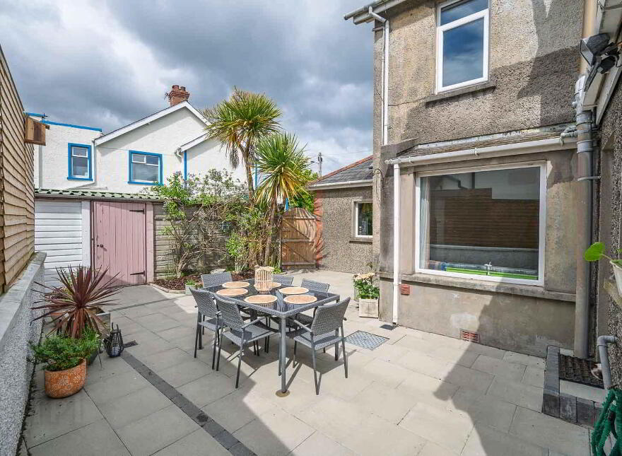 4 Groomsport Road, Bangor, BT20 5LN