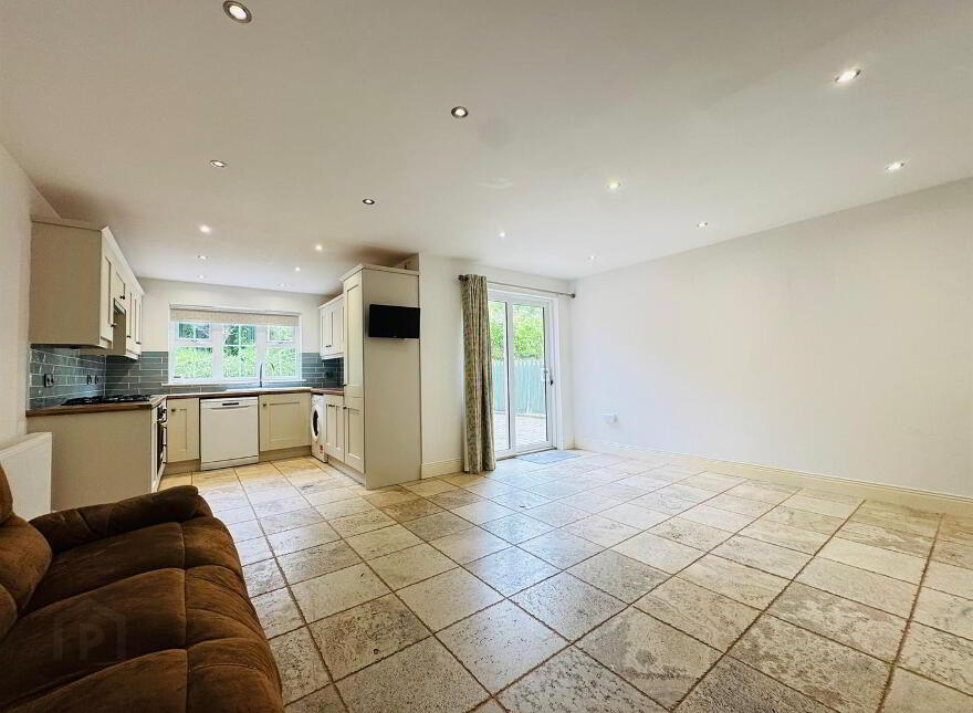 10 Tobar Glen, O'Neill Road, Newtownabbey, BT36 6UG