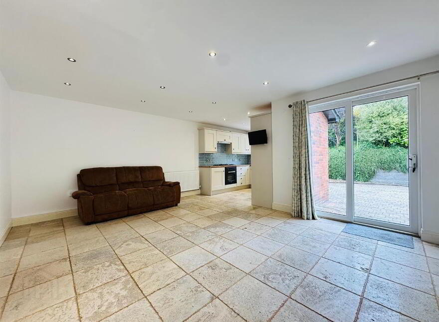 10 Tobar Glen, O'Neill Road, Newtownabbey, BT36 6UG