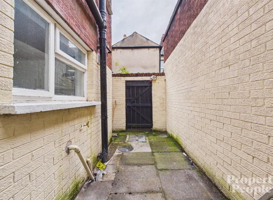 8 Harper Street, Belfast, BT5 4EN