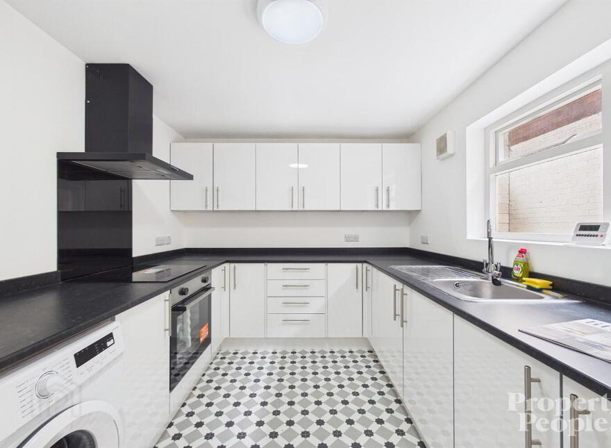 8 Harper Street, Belfast, BT5 4EN