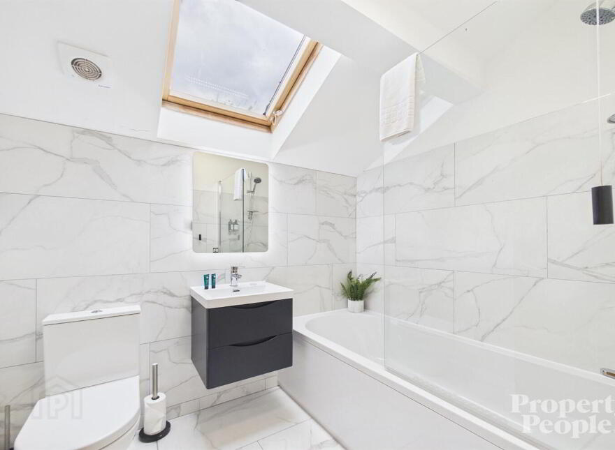 Apartment 18 Pottinger's Quay 25 Short Strand, Belfast, BT5 4AS
