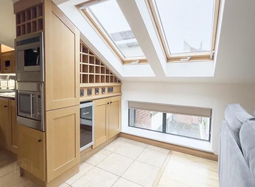 Apartment 18 Pottinger's Quay 25 Short Strand, Belfast, BT5 4AS