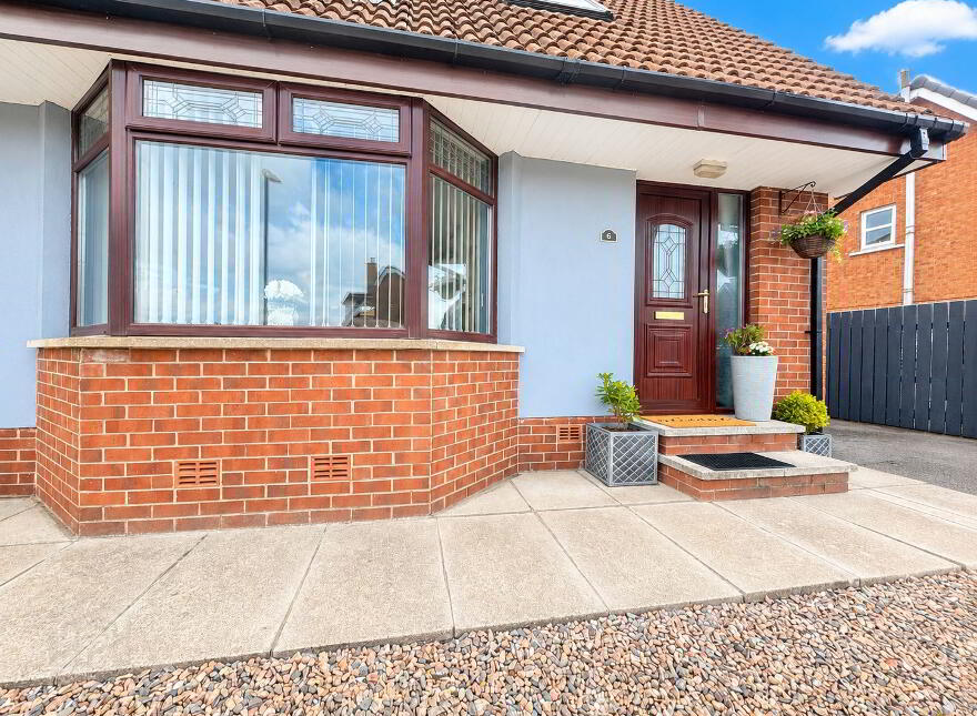 6 Hillview Road, Carrickfergus, BT38 8YW