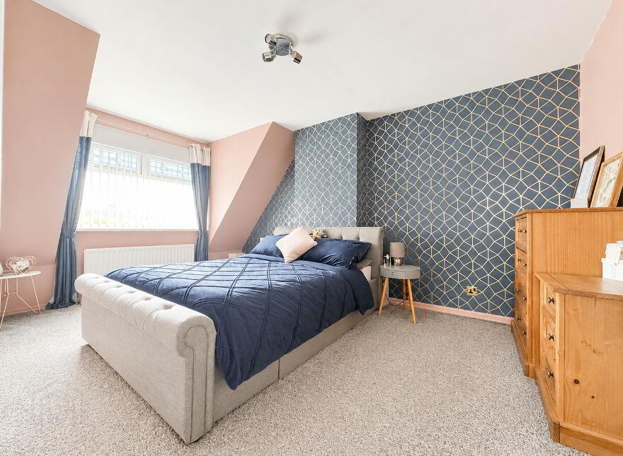 6 Hillview Road, Carrickfergus, BT38 8YW