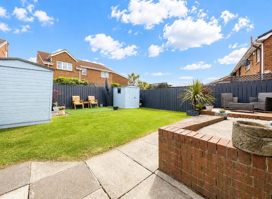 6 Hillview Road, Carrickfergus, BT38 8YW