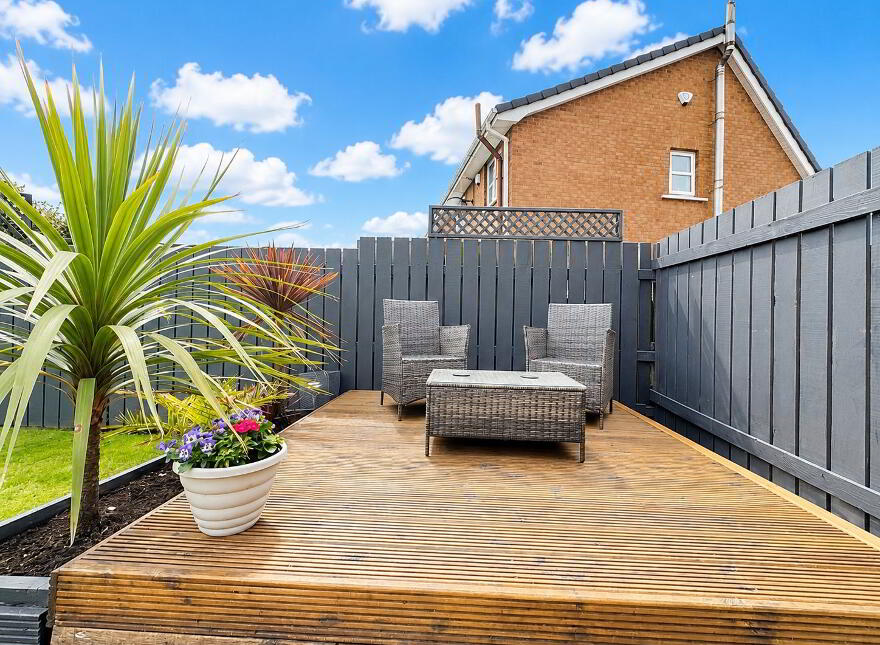 6 Hillview Road, Carrickfergus, BT38 8YW