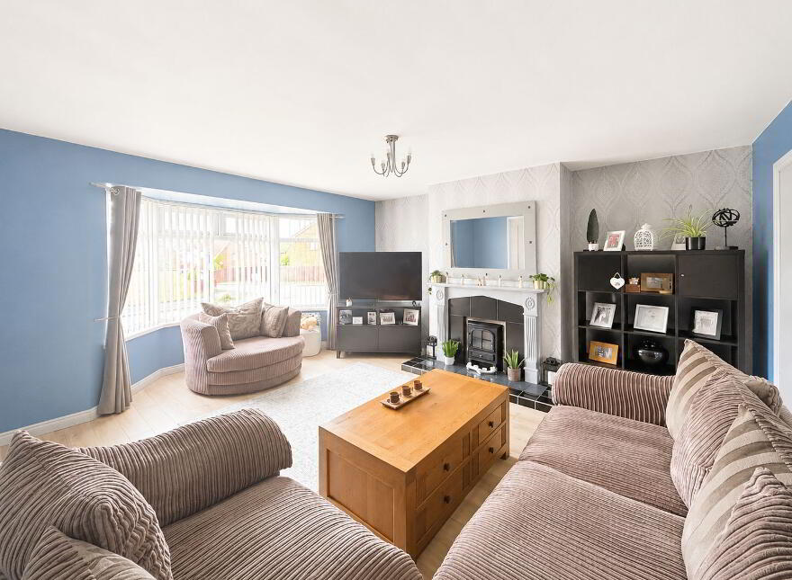 6 Hillview Road, Carrickfergus, BT38 8YW