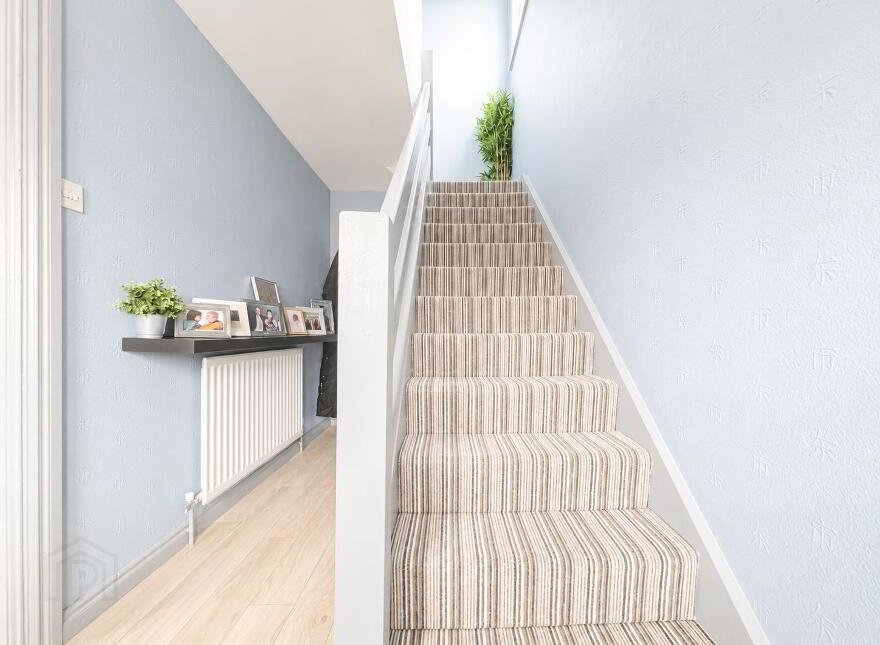 6 Hillview Road, Carrickfergus, BT38 8YW