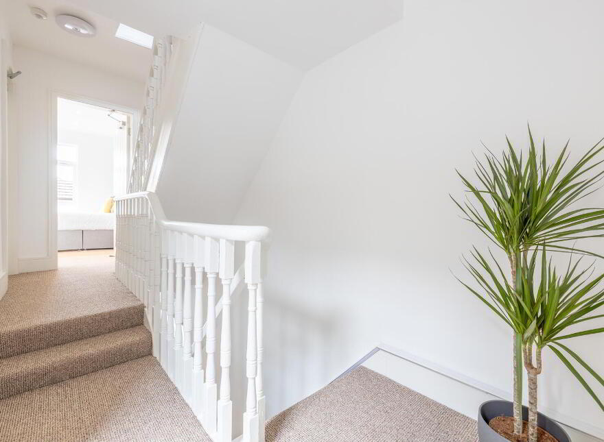 Room 1, Woodcot Avenue, Belfast, BT5 5JA