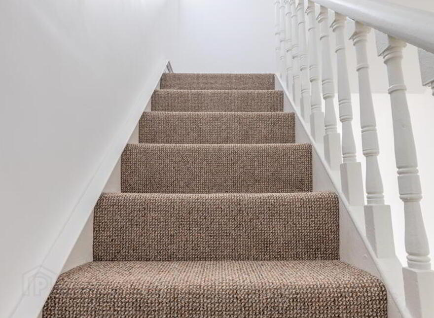 Room 1, Woodcot Avenue, Belfast, BT5 5JA