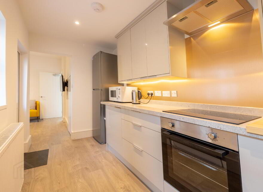 Room 1, Woodcot Avenue, Belfast, BT5 5JA