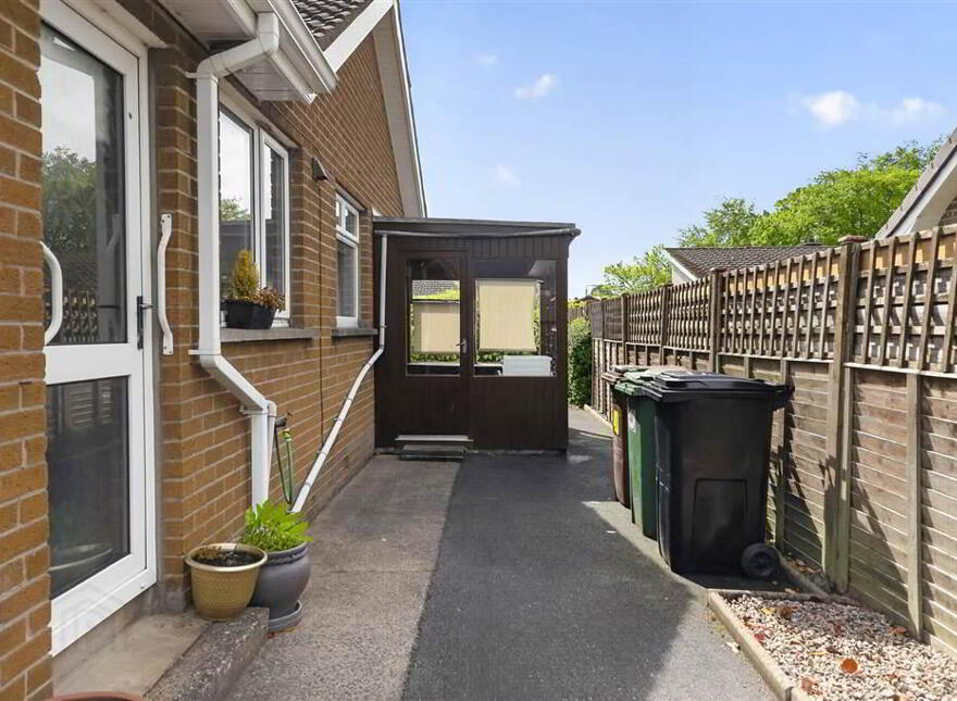 40 Magheralave Park East, Lisburn, BT28 3BT