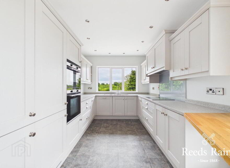105 Lisbane Road, Saintfield, Ballynahinch, BT24 7BT