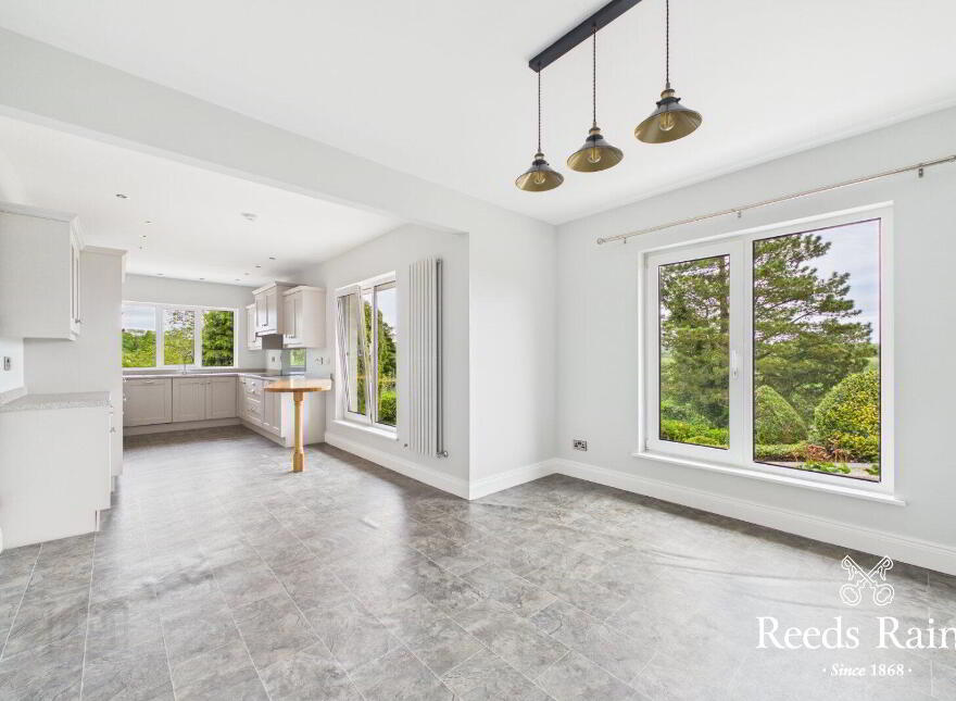 105 Lisbane Road, Saintfield, Ballynahinch, BT24 7BT
