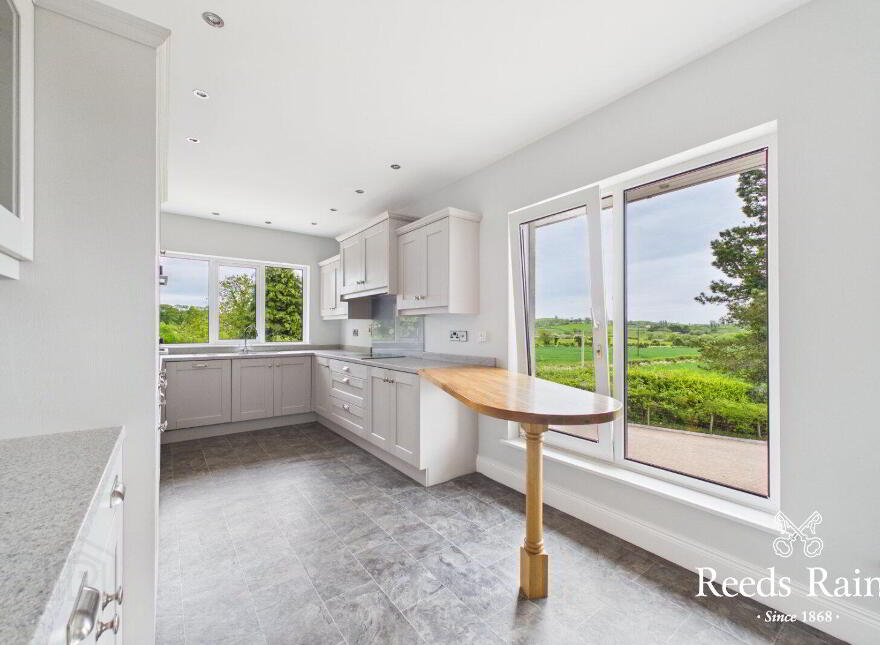105 Lisbane Road, Saintfield, Ballynahinch, BT24 7BT