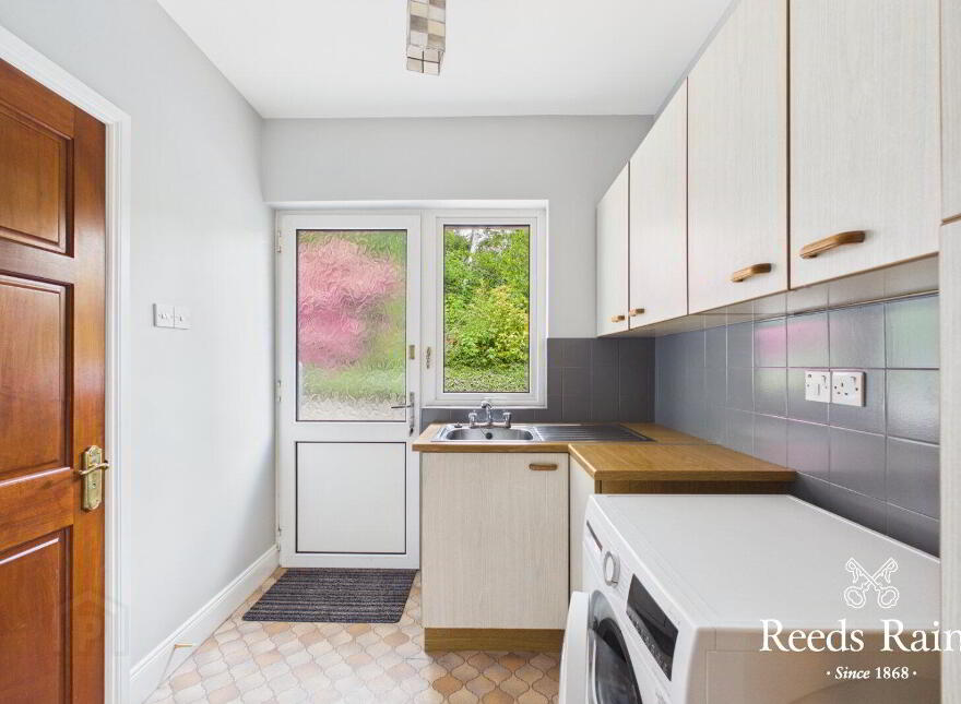 105 Lisbane Road, Saintfield, Ballynahinch, BT24 7BT