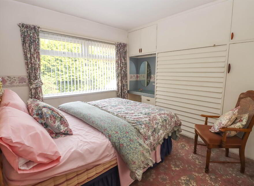 168 Comber Road, Dundonald, Belfast, BT16 2BP