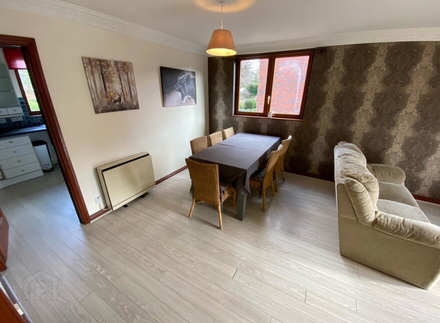 10 The Pines, Culcavy Road, Hillsborough, BT26 6NT