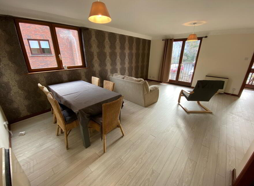 10 The Pines, Culcavy Road, Hillsborough, BT26 6NT