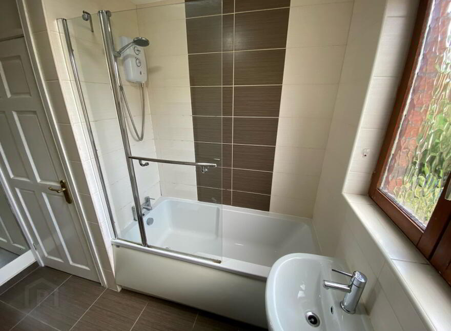10 The Pines, Culcavy Road, Hillsborough, BT26 6NT